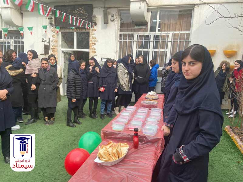 برگزاری جشنواره غذا در دبیرستان علوی برای کمک رسانی به زلزله زدگان خوی