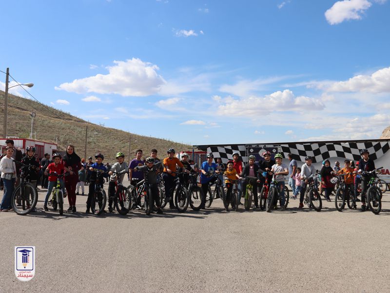 رقابت دانش آموزان علوی در جشنواره دوچرخه سواری آذربایجان شرقی